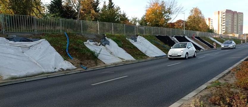 Umacnianie skarpy z przestojem. Dodatkowe tygodnie na naprawę