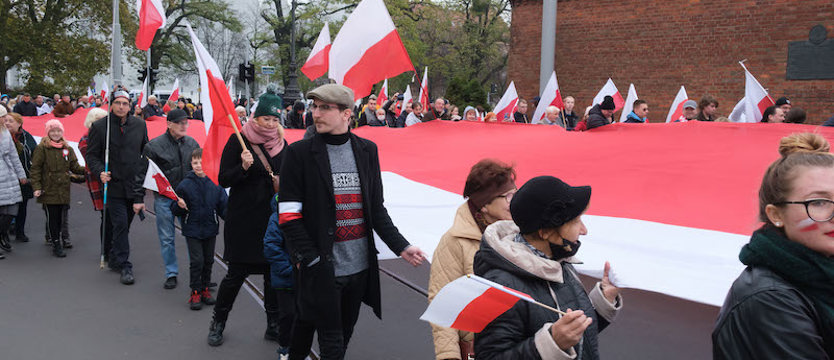 Ulicami Szczecina idzie patriotyczny marsz