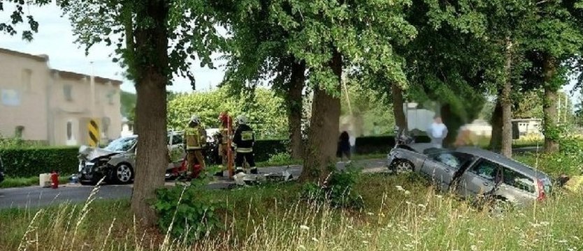 Groźny wypadek pod Trzebiatowem. Droga zablokowana