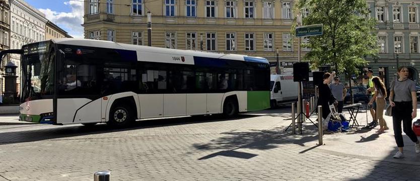 Skutki (gwałtownego) hamowania. Poszkodowane dwie pasażerki komunikacji miejskiej