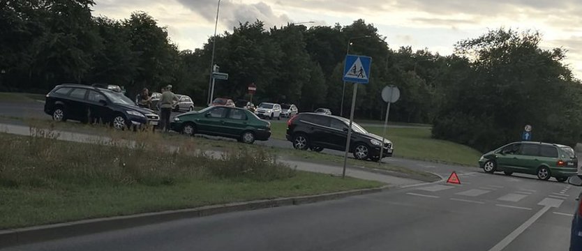 Zderzenie samochodów na ul. 26 Kwietnia w Szczecinie