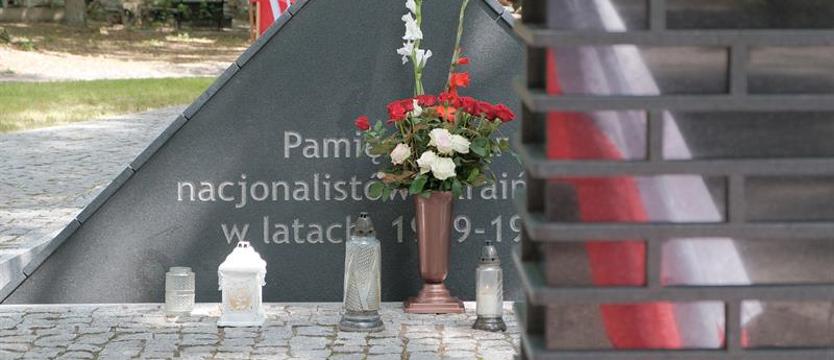 Wspominając ofiary Wołynia. Uroczystości na cmentarzu