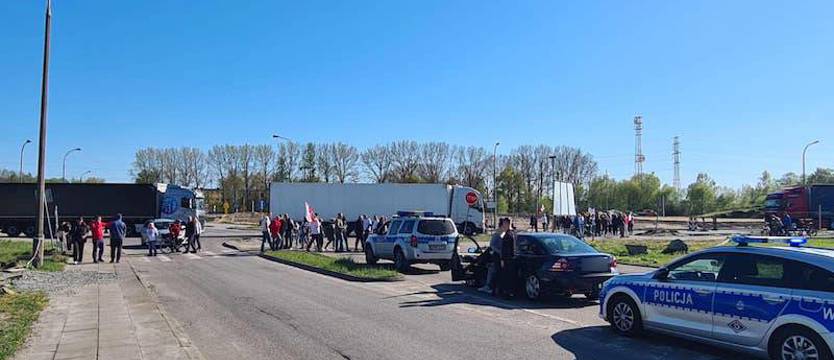 Mieszkańcy Świnoujścia protestują. Chcą usunięcia blokady ul. Ku Morzu