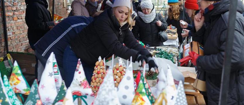 Pyszności i gorące serca. Trwa charytatywny piknik w TOZie
