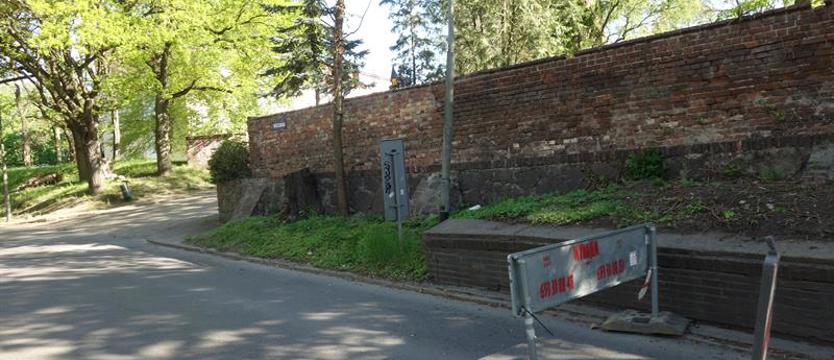 Problem na Pomorzanach. Mur oporowy może runąć?