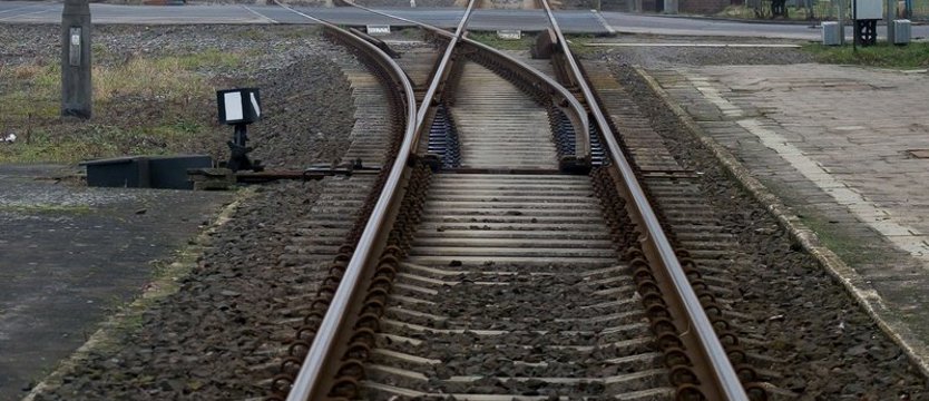 Trudna sytuacja na torach. Odwołane pociągi i opóźnienia w kursowaniu składów