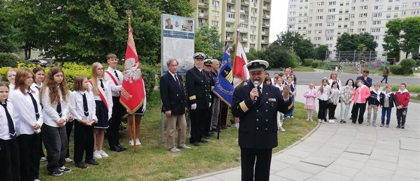 Mieszkańcy, młodzież i ludzie morza pamiętają. Spotkali się przy tablicach kapitanów