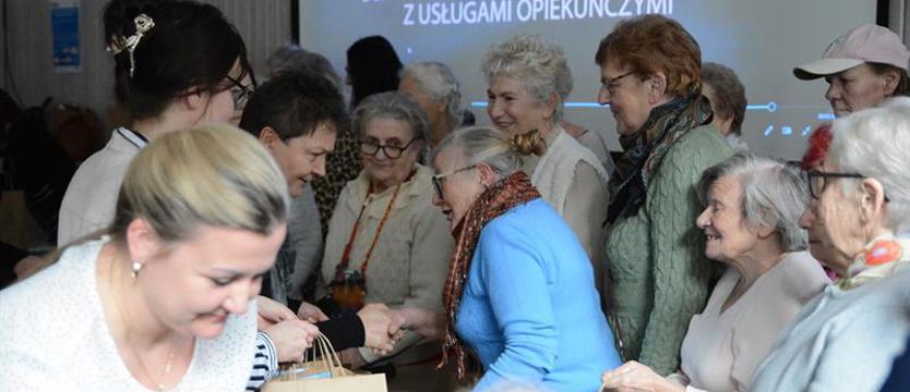 Młodzi z seniorami. Spotkania integracyjne, warsztaty, wyjazdy