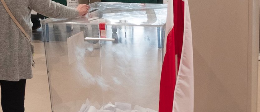 Wybory prezydenckie 2025 exit poll: Trzaskowski 50,3 proc., Nawrocki 49,7 proc.