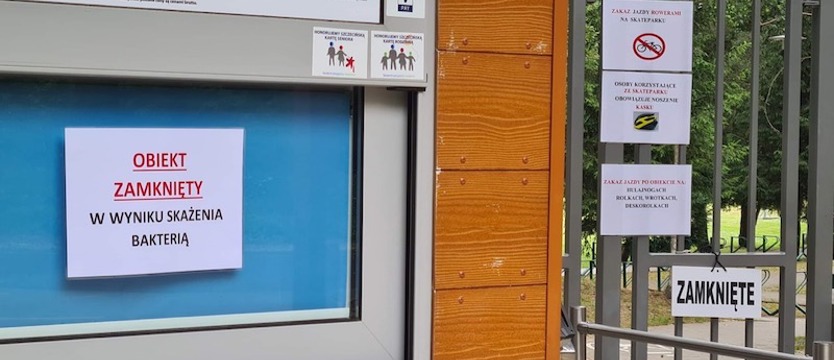 Arkonka skażona i zamknięta do odwołania. Baseny z pałeczkami ropy błękitnej