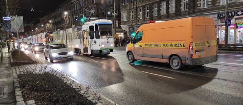 Tramwaje stanęły w ul. Krzywoustego w Szczecinie
