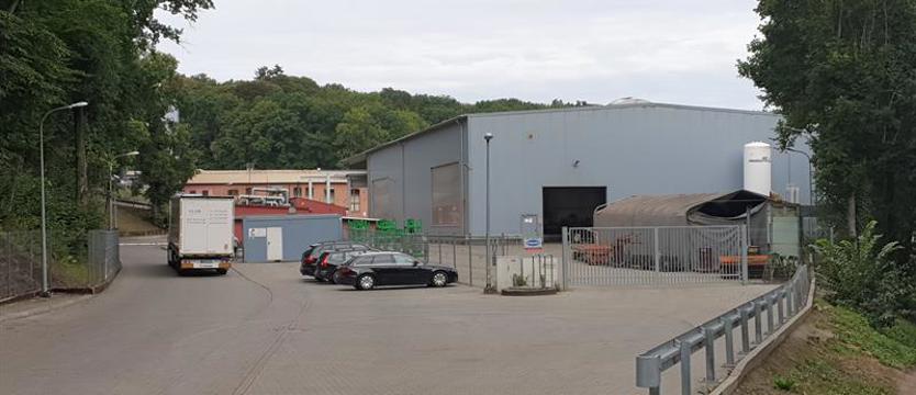 Chemiczne związki fruwają w powietrzu