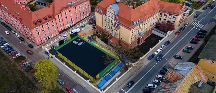 Szkoła zyska. Powstaje boisko przy VI LO