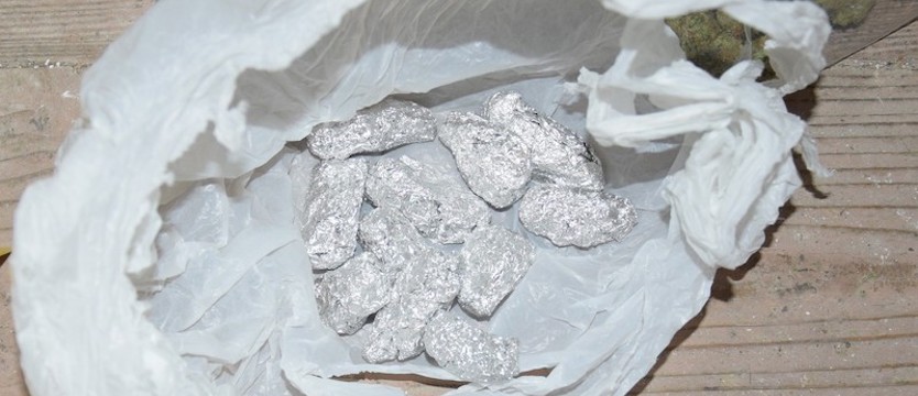 Policjanci przejęli niemal 2,2 kg narkotyków i 3,5 litra płynnej amfetaminy