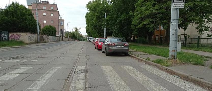 Do Pomorzan slalomem. Ulica Chmielewskiego z zakazem postoju