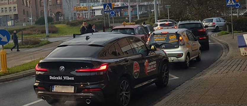 Zderzenia samochodów na ul. Struga i przy rondzie Giedroycia