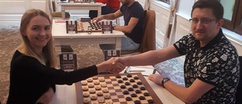 Warcaby. Natalia Sadowska walczy o złoto MP