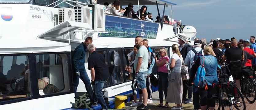 Zakończył się pilotaż Samorządowego Szlaku Wodnego. Ile osób przewiózł tramwaj wodny?