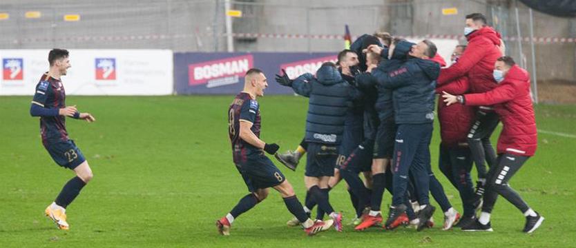 Piłka nożna. Pogoń kończy rok na podium!