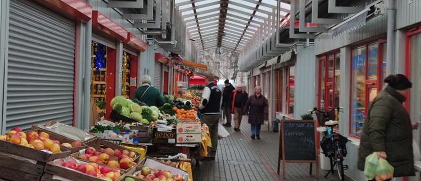 Podwyżki czynszu na świnoujskim targowisku. Nawet Niemcy oszczędzają…