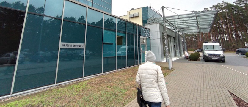 Nożownik zaatakował personel medyczny w szpitalu w Zdunowie. Napastnik nie żyje