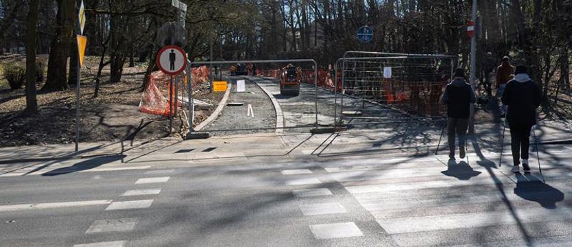 Aleja Fałata w nowej odsłonie. Ścieżka poprawiona, remont trwa