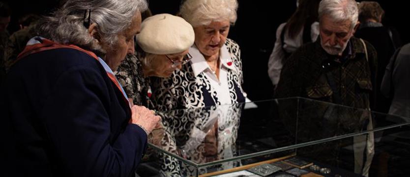 Rocznicowa wystawa w Przełomach. Katyń - historia, której nie da się zakrzyczeć