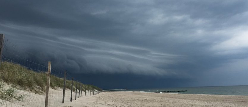 Burze, a nawet grad możliwe w poniedziałek po południu i wieczorem