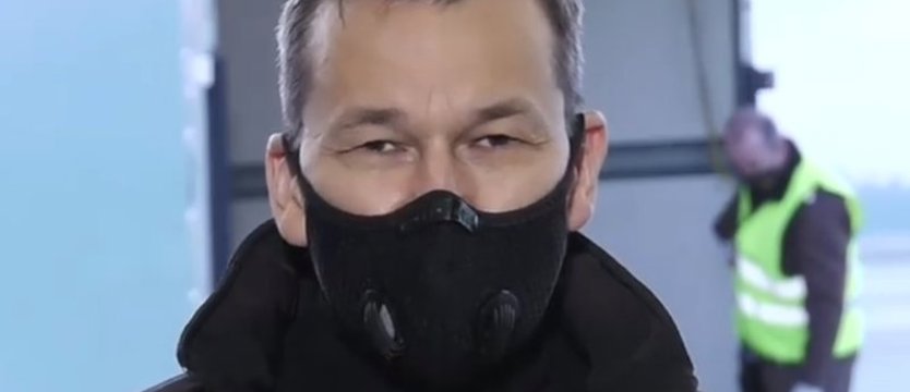 Premier: Do Polski przyjechało 300 tys. dawek szczepionki. Trafią do ponad 250 szpitali