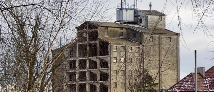 Modernizacja terminalu Andreas. Rozbierają stary elewator