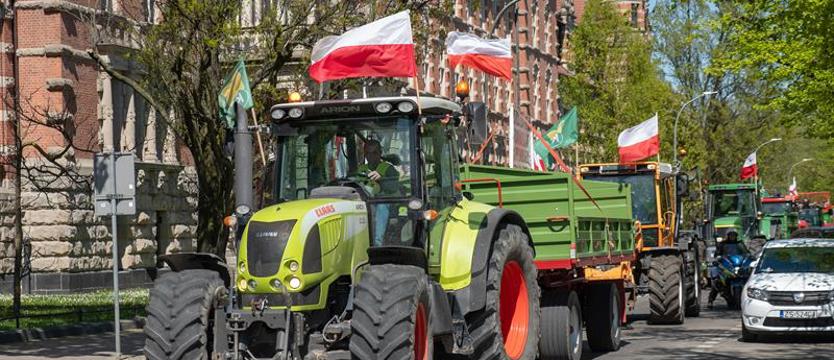 Rolnicy domagają się gruntów. Protest wciąż trwa