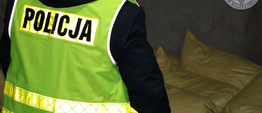Ponad pół tony tytoniu bez akcyzy znalazła policja u 34-latki z gm. Szczecinek