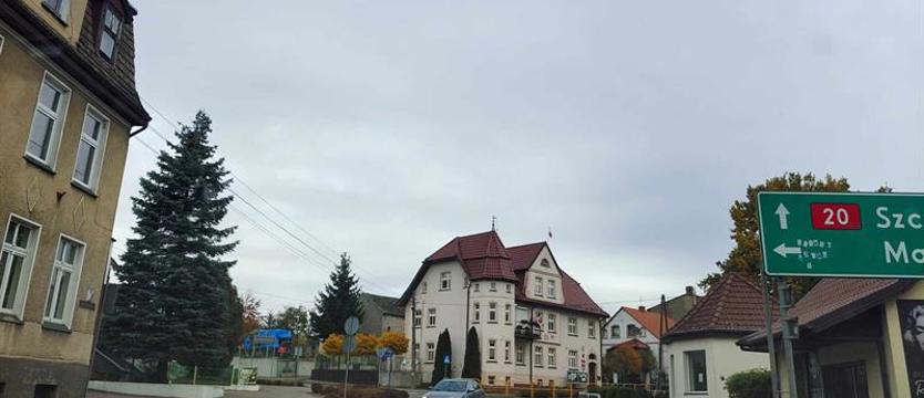 Włamanie do urzędu w Chociwlu. Nic nie ukradł, dużo zniszczył