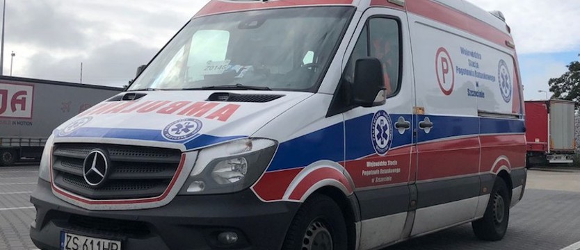 Maluch nie poczekał na porodówkę. Przyszedł na świat w karetce na rozwidleniu dróg