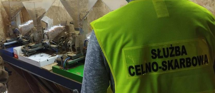Nielegalnie produkowali papierosy. Areszt dla dwóch osób