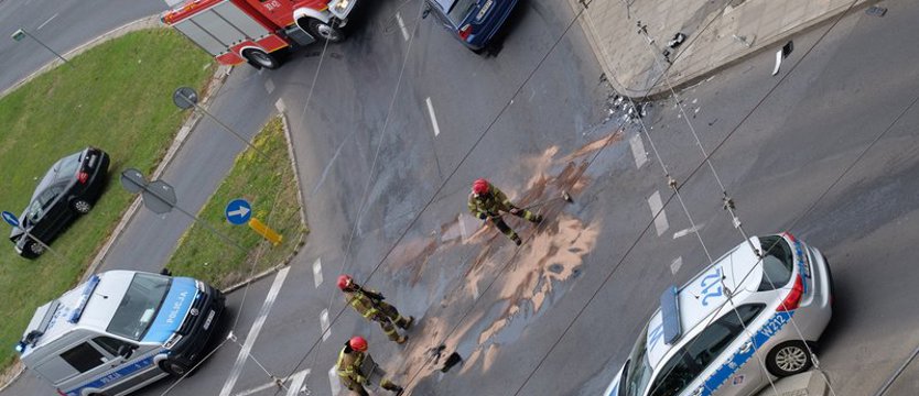 Zderzenie samochodów na pl. Hołdu Pruskiego. Były utrudnienia w przejeździe