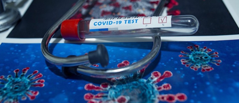W środę ponad 24 tys. zakażeń SARS-CoV-2 w kraju. Zmarły 463 osoby