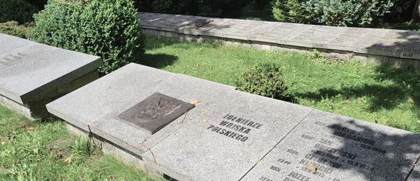 Pogrzeb bohaterów. Godnie spoczną po 80 latach