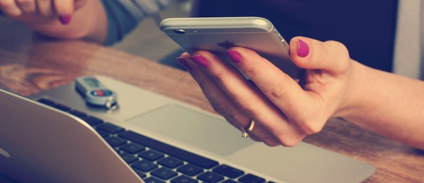 Policja ostrzega: cyberoszuści nie mają długiego weekendu!