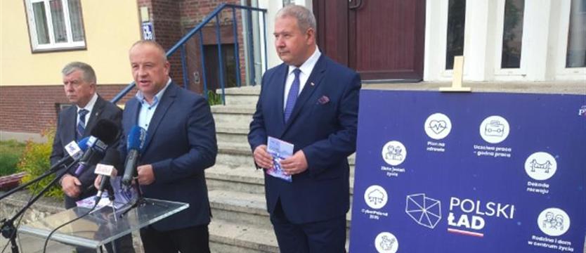 Posłowie PiS-u reklamują Polski Ład