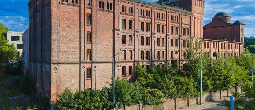 Olejarnia sprzedana. Potentat wchodzi do Szczecina