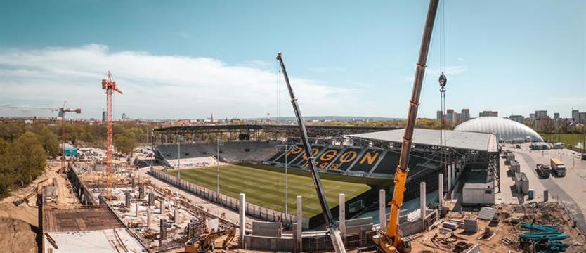 Piłka nożna. Inauguracja nowego stadionu