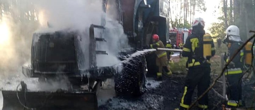Leśna maszyna stanęla w płomieniach