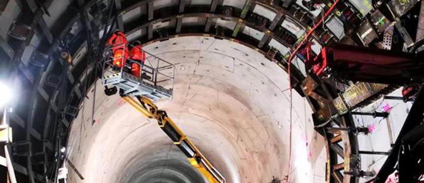 Tunel z poślizgiem. Koronawirus spowolnił Chińczyków?