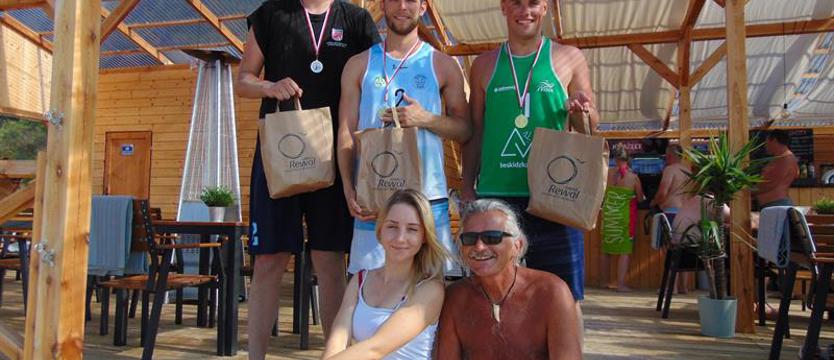 Aktywnie na plaży. Pod siatką w Pustkowie