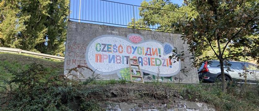 Cześć sąsiedzi! Wandale zniszczyli mozaikę