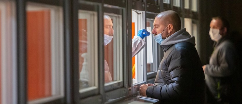 W regionie zachorowań na COVID-19 prawie tyle samo co przed tygodniem