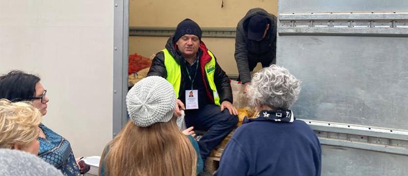 Rolnicy rozdają warzywa i mówią skąd drożyzna w sklepach