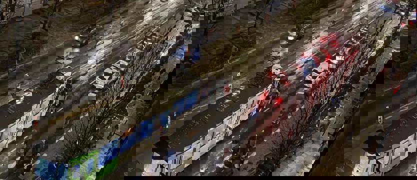 Kolizja tramwaju z autem osobowym na ul. Krzywoustego w Szczecinie