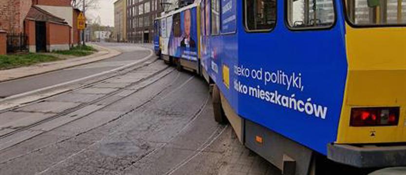 Przy Firlika tramwaje wypadają z szyn